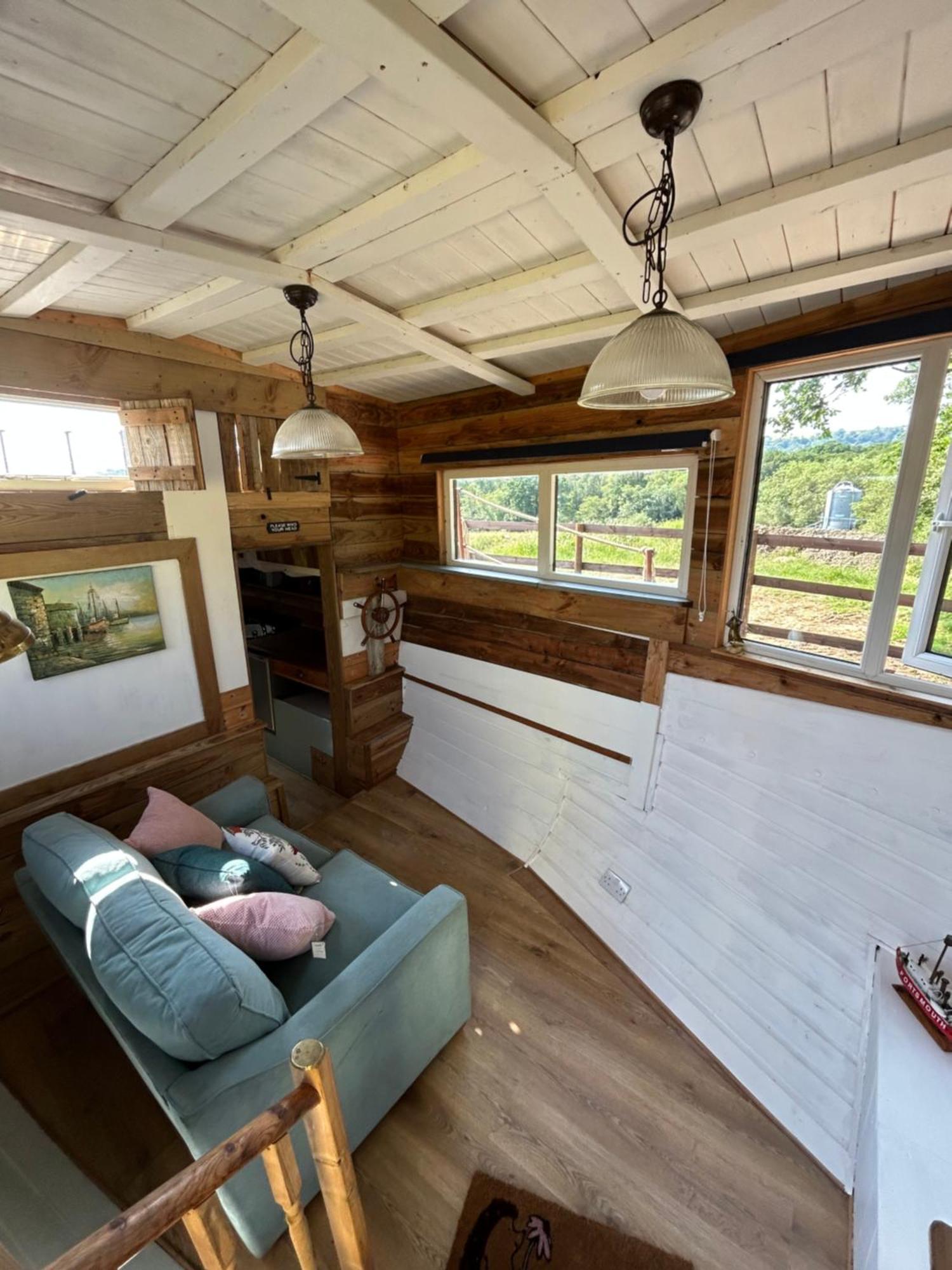 Swallowfield Glamping-Unsinkable Yeovil Exterior photo