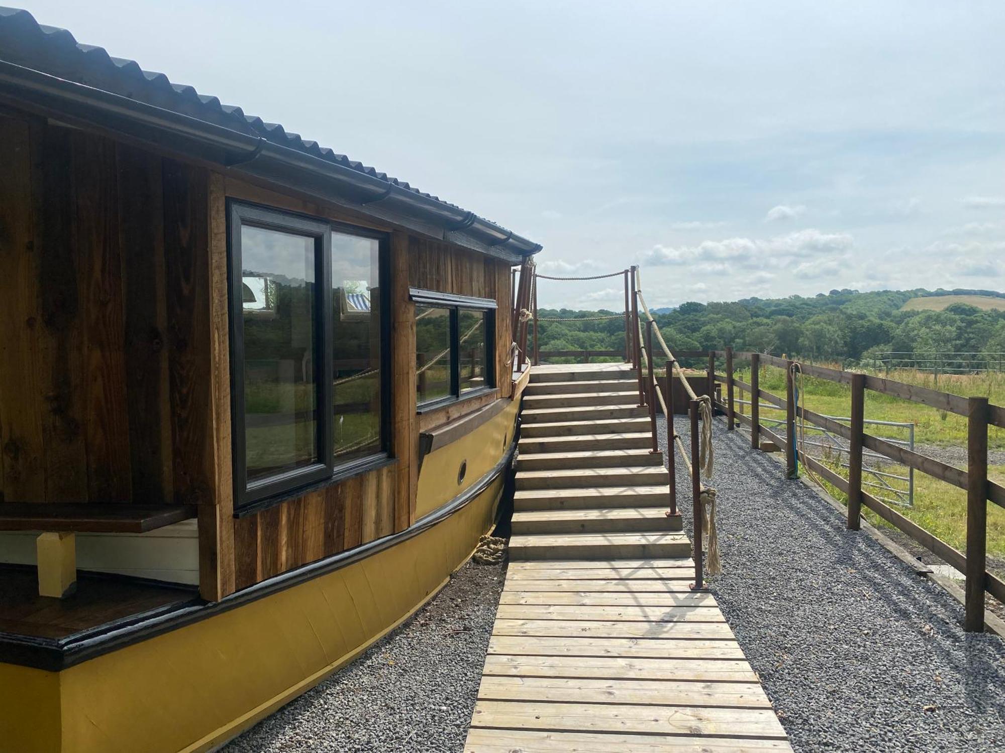 Swallowfield Glamping-Unsinkable Yeovil Exterior photo